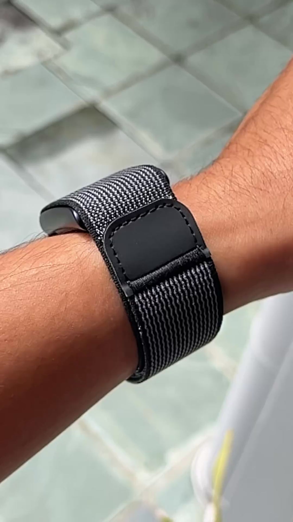 Stealth Band – Logo-Free Braided Nylon Strap for Amazfit Helio (Black, 22 mm)